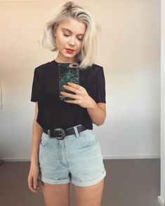 T Shirt Outfit Summer, Black T Shirt Outfit, Shirt Summer Outfit, How To Wear Belts, High Waisted Shorts Outfit, Shirt Outfit Summer, T Shirt Outfit, Black Tee Shirt, Tumblr Outfits