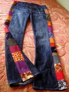 Ropa Upcycling, Estilo Hippy, Hippie Pants, Thrift Flip, Patchwork Jeans, Upcycled Fashion, Old Jeans