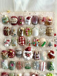 Nail Tattoo, Nail Paint, Red Nails, Christmas Nails, Winter Christmas, Cute Nails, Christmas Themes, Nail Inspo, Art Inspo