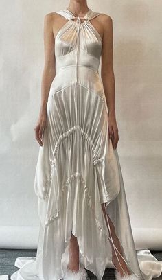 Avante Garde Wedding Dress, Asymmetrical Wedding Dresses, Diy Bridesmaid Dress, Wedding Dress Fantasy, Asymmetrical Wedding Dress, Old Hollywood Wedding, Middle Age Fashion, Wedding Dress Inspiration, Beautiful Gowns