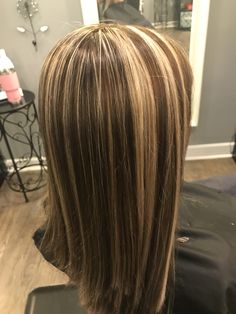 Brown With Thick Blonde Highlights, Soft Chunky Highlights, 2000s Haircolors, Shunk Highlights, 200s Chunky Highlights, Emo With Blonde Hair, Thick Caramel Highlights, Blonde Hair With Brown Highlights Chunky, Blonde Chunky Highlights On Brown Hair