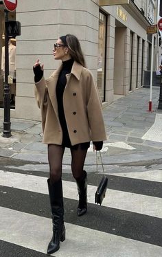 Fall Outfits Germany, Classic Romantic Fashion Style, Europe Winter Outfits Aesthetic, European Winter Outfits Street Style, Classy Winter Work Outfits, French Style Women Outfits, Autumn Nyc Outfits, Lookbook Outfits Autumn 2024, Autumn Classy Outfit