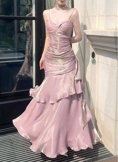 Fancy Dresses Sparkly, Long Dress Hoco, 2000s Bridesmaid Dress, Dark Green And Pink Outfit, Green And Pink Prom Dress, Handmade Prom Dress, Prom Date Outfits, Coquette Hoco Dress, Creme Prom Dress