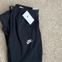 Brand New With Tags Men’s Size Small Black Nike Sweatpants Sweatshirts & Hoodies, Nike Black Sweat Pants, Nike Black Sporty Sweatpants, Men’s Nike Sweatpants, Black Nike Sweatpants, Nike Tech Fleece Pants, Sports Sweatpants, Track Pants Mens, Pants Nike