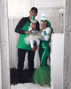 This list has all of the best family Halloween costumes. They work with baby, with toddler, and with kids. These costumes work well for 3 people, for 4 people, for 5 people, and more. These ideas are scary, funny, cute, unique, easy, and DIY. Some of the costumes include Peter Pan, circus, Toy Story, Mario Kart, Star Wars, superheroes, Hocus Pocus, Wizard of Oz, Harry Potter, The Incredibles, and other Disney costumes. Starbucks Halloween Costume, Starbucks Costume, All Black Halloween Costume, Black Dress Halloween Costume, Black Halloween Costumes, Hallowen Ideas, Halloween Costumes For 3, Starbucks Halloween