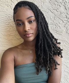 Black Women With Dreads, Black Woman With Locs, Fall Hairstyles For Black Women, Locs Extensions, Women With Locs, Natural Extensions, Rat Tail Comb, Loc Hairstyles, Beautiful Locs