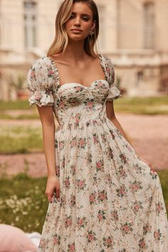 Alamour The Label, Spring Palette, Heels White, Witchy Fashion, Timeless Wardrobe, Dreamy Dress, Cute Poses For Pictures, Floral Dresses, Cute Poses