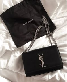 Saint Laurent Bag Aesthetic, Black Designer Bag, Sac Yves Saint Laurent, Saint Laurent Aesthetic, Winter Outfit Aesthetic, Yves Saint Laurent Bag, Winter Outfits Blackgirl, Black Designer Bags, Outfits Cold