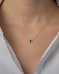 Gold Minimalist Jewelry, Inexpensive Jewelry, Pretty Jewelry Necklaces, Fancy Jewellery, Emerald Necklace, Minimal Jewelry