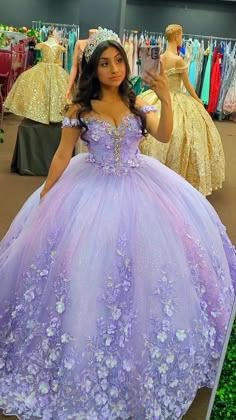 Purple Lilac Quinceanera Dresses, Lavender Xv Dresses, Purple Quencinera Dresses, Lavender Purple Quince Dress, Quinceñera Dresses Purple, Qencenera Dresses Purple, Lilac Quinceanera Dresses Butterfly, Lilac Quinceanera Ideas Decor, Quncie Dresses Lavender