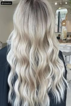 Short Root Smudge Platinum Blonde: Edgy and Chic Platinum Blonde Hair Ideas, Root Smudge Blonde, Shade Of Blonde, Root Smudge, Platinum Blonde Balayage, Blonde Hair Goals, Blonde Hair With Roots, Ice Blonde Hair, Hair Color Blonde Highlights