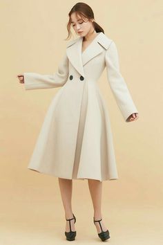 Age Of Adaline Outfits, Office Girl Outfit, Eyes Dp, Outfit Ideas Girl, Girl Office, Girl Outfit Ideas, Office Girl, Chic Coat, Coat Women Fashion