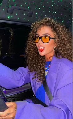 Curly Hair And Sunglasses, Tinted Glasses, Chic Sunglasses, Diy Balloon Decorations, Box Braids Styling, Stylish Glasses, Hair Envy, Braid Styles, Bad Girl