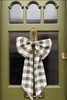 Handmade Wreaths Diy, Bow On Door, Door Bows, Door Bow, Giant Bow, Bow Wreath, Gingham Linen, Linen Ribbon, Living Kitchen