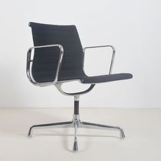 Listed on VNTG.com: Office chair EA108 by Charles & Ray Eames for Herman Miller, 1970s | #vntg #vintage