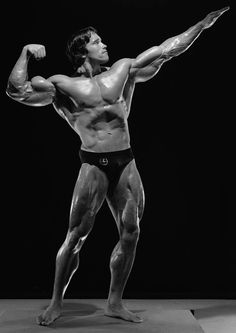 Arnold Pose, Arnold Body, Arnold Schwarzenegger Body, Bodybuilding Poses, Arnold Schwarzenegger Gym, Arnold Bodybuilding, Arnold Photos, Arnold Schwarzenegger Bodybuilding, Schwarzenegger Bodybuilding