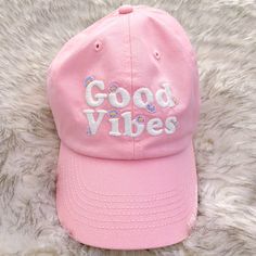 Excellent Condition Nwot “Good Vibes” Life Is Good Baseball Hat. If You See Something You Like Send Me An Offer! Prices Are Negotiable. I Do Have One Dog. Everything Will Be Washed And Lint Rolled Before Shipping. Not Responsible For Lost/Stolen/Damaged Items Once Shipped Out. No Returns So Please Ask Questions Before You Purchase. Cool Baseball Caps, Women Life, Baseball Hat, Jewelry And Accessories, Good Vibes, Life Is Good, Baseball Cap, Baseball Hats, Lost