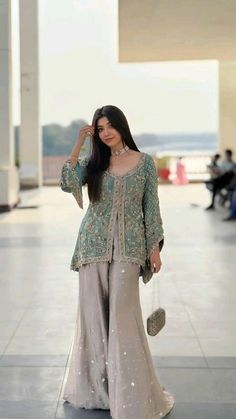 Trendy Outfits Indian, Lehenga Designs Simple, Pakistani Fancy Dresses, Pakistani Fashion Party Wear, Beautiful Pakistani Dresses, Salwar Kamiz, Fancy Dresses Long, Simple Pakistani Dresses