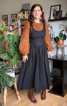 Cottagecore Plus Size Fashion, Mid Size Cottagecore, Hobbit Wardrobe, Plus Size Cottagecore Fashion, Grandmacore Outfit, Little Women Costumes, Plus Size Cottagecore, 2024 Clothes, Rainy Day Fashion