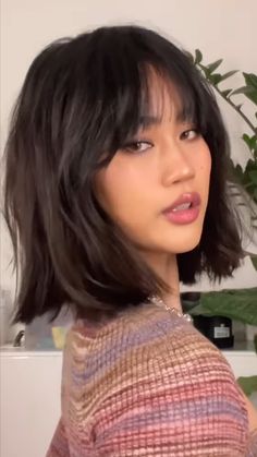 Short Brown Hair Asian, Short Hair With Bangs Asian, Short Dark Hair With Bangs, Brown Bob With Bangs, Brunette Bob With Bangs, Butterfly Bangs, Brown Bob Hair, Short Hair Fringe