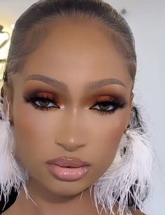 Insta Baddie Makeup, Grad Makeup, Simple Prom Makeup, Woc Makeup, Makeup Flawless, Budget Makeup, Gold Makeup Looks, Makeup Favorites, Beauty Tutorial