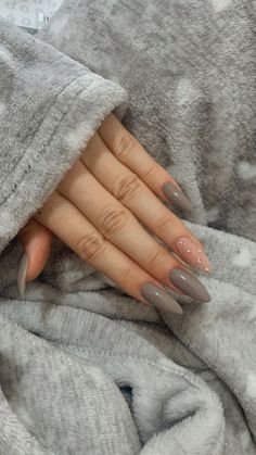 Grey Nails 2023, Nails Inspiration Gray, Gray Acrylic Nails Design, Classy Long Acrylic Nails, Nail Ideas Gray, Grey Acrylic Nails Designs, Grey Sparkle Nails, Soft Nails Ideas, Grey Almond Nails