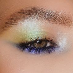 90s Eye Makeup, Fun Eyeshadow, Maquillage On Fleek, Smink Inspiration, Ethereal Makeup, Eye Makeup Designs, Dope Makeup, Edgy Makeup, Artist Aesthetic