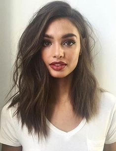 Medium Length Hairstyles With Bangs, Asymmetrical Hair, Cute Medium Length Hairstyles, Long Bobs, Medium Length Hairstyles, Asymmetrical Hairstyles, Shoulder Length Hair Cuts, Long Brown Hair, Medium Hair Cuts