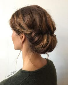 Beautiful updo hairstyles, upstyles, elegant updo ,chignon ,bridal updo hairstyles ,swept back hairstyles,wedding hairstyle #weddinghairstyles #hairstyles #romantichairstyles Hairstyles Upstyles, Romantic Wedding Hairstyles, Updo Chignon, Sanggul Modern, Romantic Wedding Hair, Romantic Hairstyles, Hair Upstyles, Bridal Hair Updo, Elegant Wedding Hair