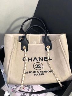 ?? Chanel Tote Bag, Chanel Tote, Dior Shoes, Timeless Handbag, Luxe Fashion, New Bag, Luxury Bags, Fashion Bags, Clutch Bag