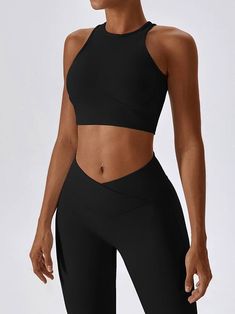 Elevate your fitness game with our dynamic Set of 2 Ribbed Racerback Sports Bras & V-Waist Scrunch Butt Flare Bottom Leggings ! Designed for the modern active woman, this workout outfit set combines fashion-forward style with exceptional performance. The ribbed racerback sports bras provide not only high support and comfort but also feature a sexy back push-up design that enhances your natural curves. The removable chest pad lets you customize the fit to perfection. Paired with our high-waisted, Yoga Bottoms, Yoga Jacket, Yoga Short, Yoga Tank Tops, Fashion Now, Racerback Sports Bra, Yoga Set, Yoga Bra, Natural Curves