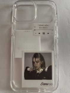 Phone Cover Customised, Aesthetic Phone Cover Idea, Craft Phone Case, Customise Phone Case, Transparent Mobile Cover Aesthetic, Photo Phone Case Ideas, Polaroid Phone Case Ideas Aesthetic, Phone Case Picture Ideas, Clear Phone Case Design Diy