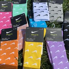 Nike Socks Huf Socks, I Necklace, Aesthetic Socks, Tie Die Shirts, Nike Symbol, Shoes For School, Nike Crew Neck, Cute Nike Outfits