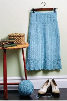 Ravelry: Miss Terwilliger's Skirt pattern by Joanna Johnson Skirt Knitting Pattern, Homer Price, Knitting Skirt, Knit Skirt Pattern, Skirt Pattern Free, Knitting Hacks, Skirt Patterns, Yarn Patterns, Knitting Tutorials