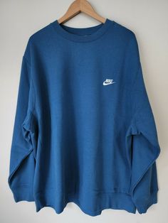 Nike Men's Sportswear Club Fleece Crew Size 3XL BV2662 407 Nwt. Marina blue Nwt Where To Buy Nike Vintage Sweatshirt, Nike Crewnecj, Sweat Nike Collection, Nike Creneck, Cute Nike Sweatshirts Blue, Affordable Blue Nike T-shirt, Blue Sweatshirt Nike, Sweat Nike Vintage Bleu, Nike Baby Blue Sweatshirt