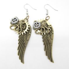 Steampunk earrings: these pretty earrings are shaped like wings Airy, light and pleasant to wear, these earrings will seduce you with their pretty design. Type : Earrings Gender: Female Shape: Animal Composition: Zinc alloy Zinc alloy: strong, durable, superior to aluminium or bronze. Steam Punk Diy, Gear Earrings, Mountain Jewelry, Steampunk Earrings, Punk Earrings, Style Steampunk, Steampunk Diy, Angel Wing Earrings, Steampunk Accessories