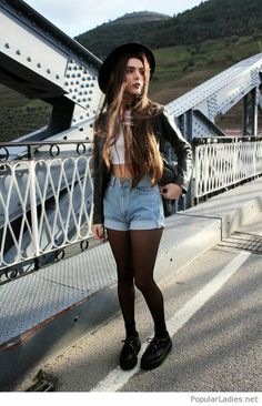 Hipster Women, Hipster Outfits, Womens Fashion Edgy, Festival Looks, Hipster Fashion, Closet Fashion, Soft Grunge, Black Hat