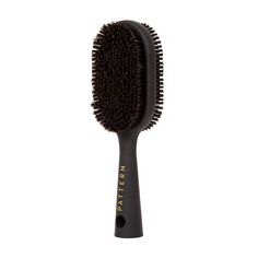 This lightweight, Double-Sided Boar Bristle Brush gently polishes and refines strands. This 2-in-1 tool features a side of soft nylon to finesse flyaways and stiff boar bristles to slick tighter styles. Tracee Ellis Ross Hair, Boar Bristle Hair Brush, Pattern Beauty, Boar Bristle Brush, Tracee Ellis Ross, Slick Back, Slicked Back Hair, Slick Hairstyles, Bristle Brush