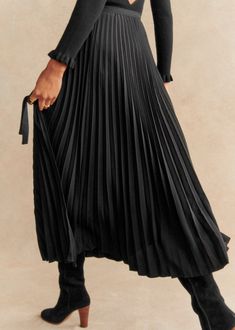 Dila Skirt - Black - GRS certified recycled polyester  - Sézane Midi Rok Outfit, Dino Skirt, Midi Rock Outfit, Maxi Pleated Skirt, Styling Skirts, Statement Skirt, Midi Skirt Outfit, Fashion Skirts, Fall 24