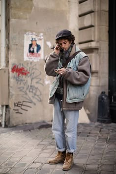 Mode Casual, Man Standing, Men Street, Mode Inspo, Streetwear Men Outfits, Other Outfits, Mens Streetwear, Looks Vintage, Mens Street Style