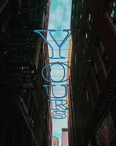 an image of a city street with the word yoyo on it