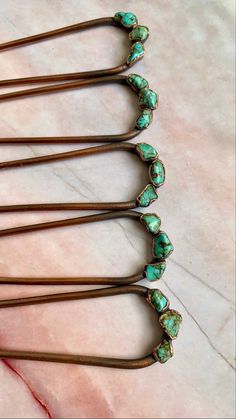 Turquoise and copper hair forks. This listing is for one hair fork. Turquoise Hair Accessories, Turquoise Hair Pin, Wishlist Accessories, Desert Cowgirl, Rodeo Jewelry, Silversmithing Jewelry, Hair Forks, Diy Projects Gifts, Bun Holder