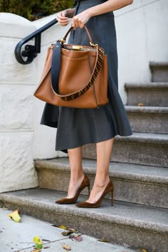 9to5chic | Skirt Stylish Work Bag, Fendi Peekaboo, Lv Bags, Mode Casual, Looks Street Style, Backpack Bag, Work Bags, Fendi Bags