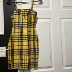 Great Condition; Never Worn Trendy Yellow Midi Dress, Trendy Yellow Knee-length Dress, Trendy Knee-length Yellow Dress, Trendy Yellow Dresses For Day Out, Trendy Yellow Mini Dress, Trendy Yellow Knee-length Mini Dress, Yellow Fitted Mini Dress Casual Style, Trendy Yellow Midi Dress For Party, Yellow Casual Mini Dress For Fall