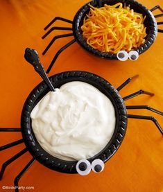 an image of halloween food in the shape of a spider