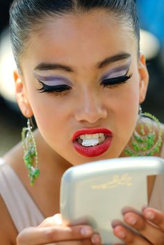 Ballet Folklorico Makeup - Bing images Dance Makeup Ideas, Folklorico Makeup, Recital Makeup, Dance Competition Makeup, Ballroom Makeup, Ballet Makeup, Ballet Hair, Competition Makeup, Eyeshadow Designs