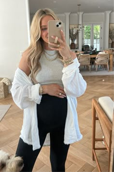 Maternity Leggings Outfit, Summer Pregnancy Outfits, Spring Maternity Outfits, Fall Maternity Outfits, Casual Maternity Outfits, Winter Maternity Outfits, Maternity Work Clothes, Trendy Maternity Outfits, Preggo Fashion