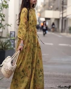 OliviaMark - Chic and Elegant Digital Printed Midi Dress with Waist Tie and 3/4 Sleeves: Vintage Floral Maxi Dress in Loose Linen Linen Midi Dress, Silk Skirt, Printed Midi Dress, Types Of Skirts, Floral Maxi, Floral Maxi Dress, Waist Tie, Skirt Length, Dress Accessories