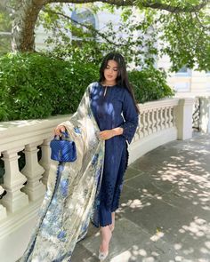 Pakistani Blue Suit, Unique Colours For Dresses, Eid 2024 Outfits, Eid Outfits Pakistani 2024, Pakistani Daily Wear Suits, 3 Piece Dress For Women, Eid Outfits Ideas, Long Kameez, Eid Outfit Ideas