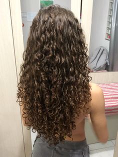 Long Healthy Hair Curly, Curly Hair V Cut, Long Layered Haircuts Curly Hair, Curly Cuts With Layers, Long Layered Curly Haircuts, Curly Aesthetic, Long Layered Curly Hair, 3a Curls, 1b Hair